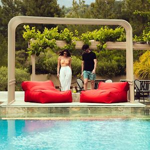Zoe Hotel, Trypiti Beach Resort